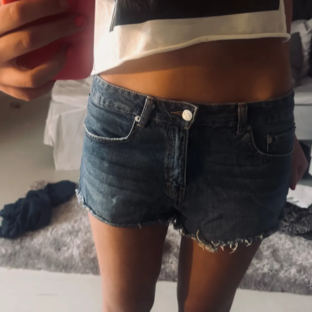 Så snygga lågmidjade shorts, passar mig som vanligtvis har strl 36❤️❤️. Shorts.