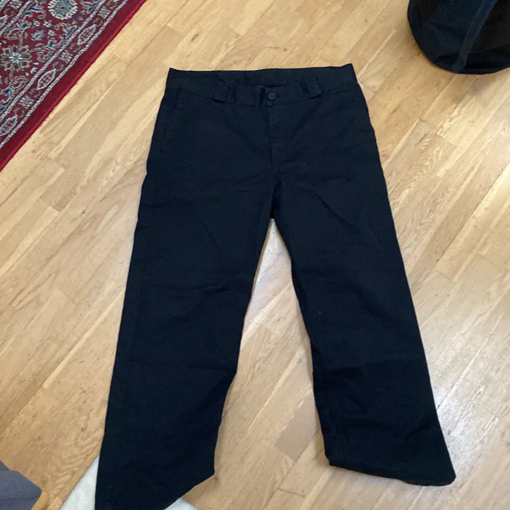 Nånting mellan chinos och jeans  Cond 8/10. Jeans & Byxor.