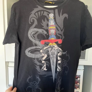 y2k ahh tisha - riktig chovas pundare t-shirt, sitter som en M ish passar tjej o killleehh💯💯