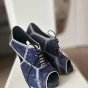 Roger vivier klackar - Jätte fina och väl sköta klackar