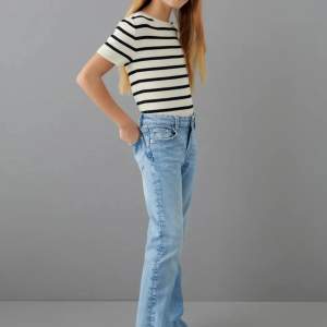 Jätte fina jeans ifrån Gina Young som tyvärr nästan aldrig kommit till användning, för fler bilder kom privat 🙌