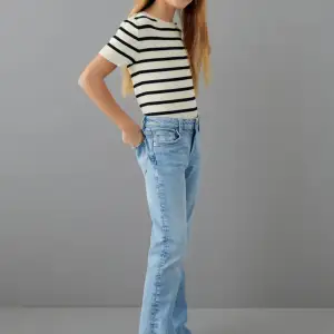 Jätte fina jeans ifrån Gina Young som tyvärr nästan aldrig kommit till användning, för fler bilder kom privat 🙌