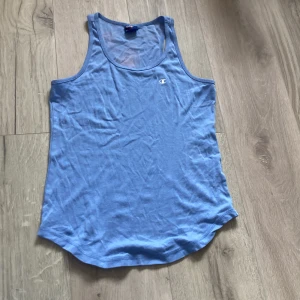 Champion linne  - Champion linne *missfärgning på baksidan 