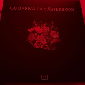 !INTRESSEKOLL! - intressekoll på min Gudarna På Västerbron vinyl💞inga defekter!! Inte säkert att jag vill sälja, säljer endast om jag får bra bud!! Buda i kommentarerna och skriv för bättre bilder eller övriga frågor🫶