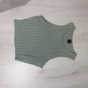 Topp - Den blåa använd ett par fåtal gånger  30kr för en 75kr för alla 