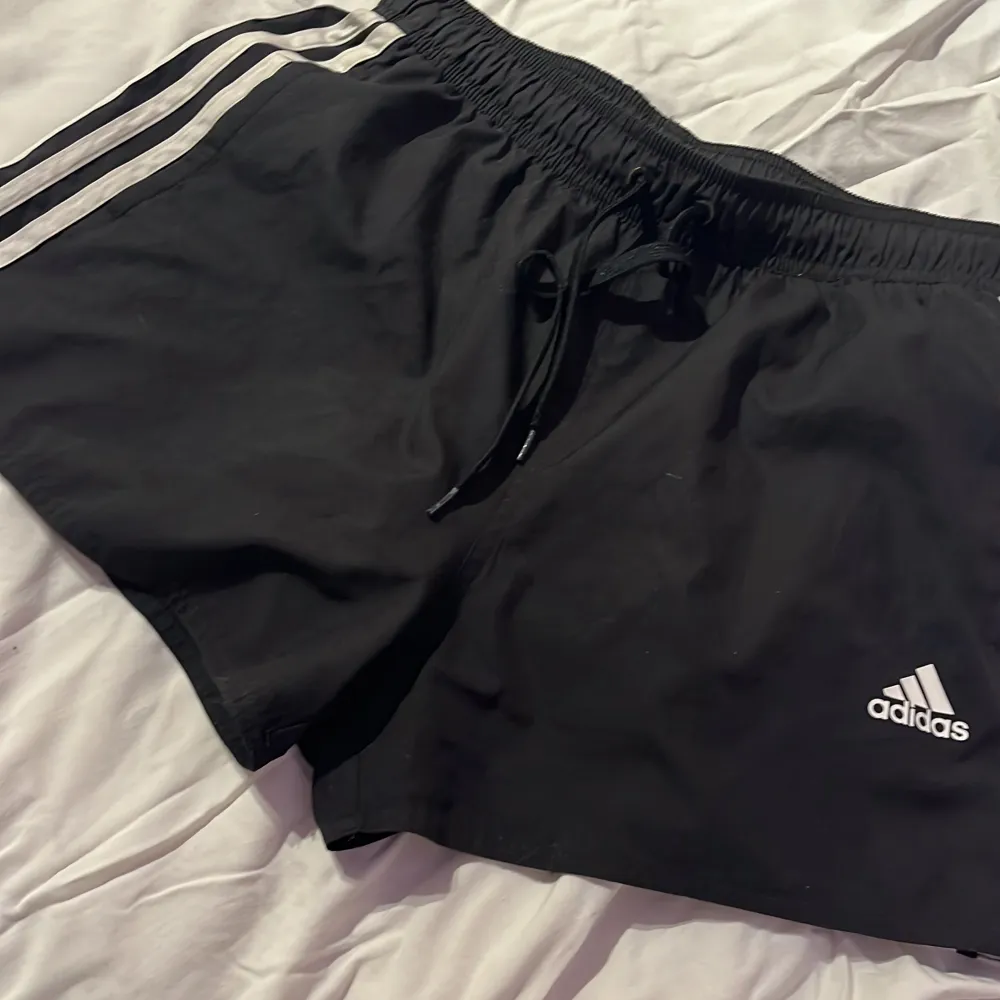 Adidas badshorts storlek xs💕. Shorts.