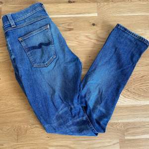 ”Nudie jeans” *Oandvända *Size 30