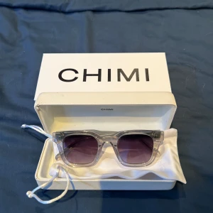 Chimi 04 grå - Perfekt skick Grå Nypris 1500