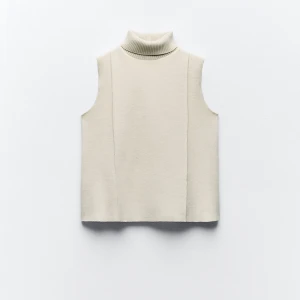 Topp med hög krage  - Använd enstaka gånger, bra skick! 