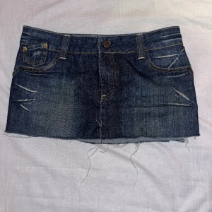 snygg lågmidjad y2k kjol - bra skick lågmidjad kjol y2k🎀