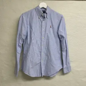Ralph Lauren skjorta i storlek XS.