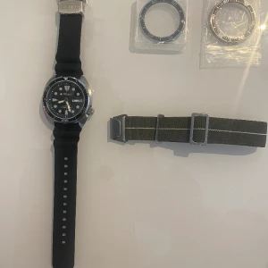 Seiko Prospex Automatic Turtle - Ref: Srpe93  I bra skick, Extra boetter samt band följer med.  Nypris: 5000kr