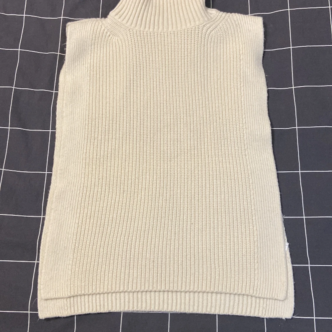 En stickad tröja  - 90