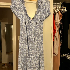 Nu klänning  - Oanvänd från Nelly 