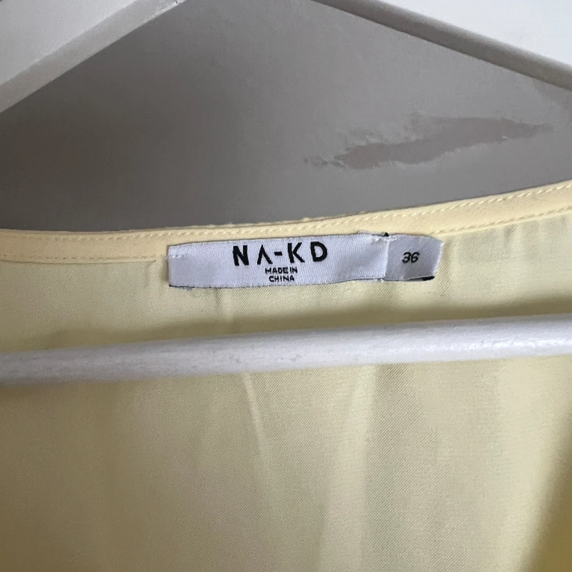 Gul klänning NAKD  - 91