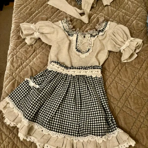 Linné mix gingham spets broderier kjol topp solhätta  - Så vackert set i storlek 6-8 år. Köparen står för frakten.