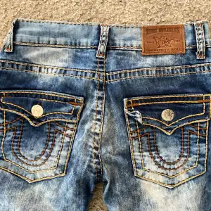 Low waisted jeans  Strl S  Helt nya- oanvända Säljer pågrund av att de är för små i midjan😩 