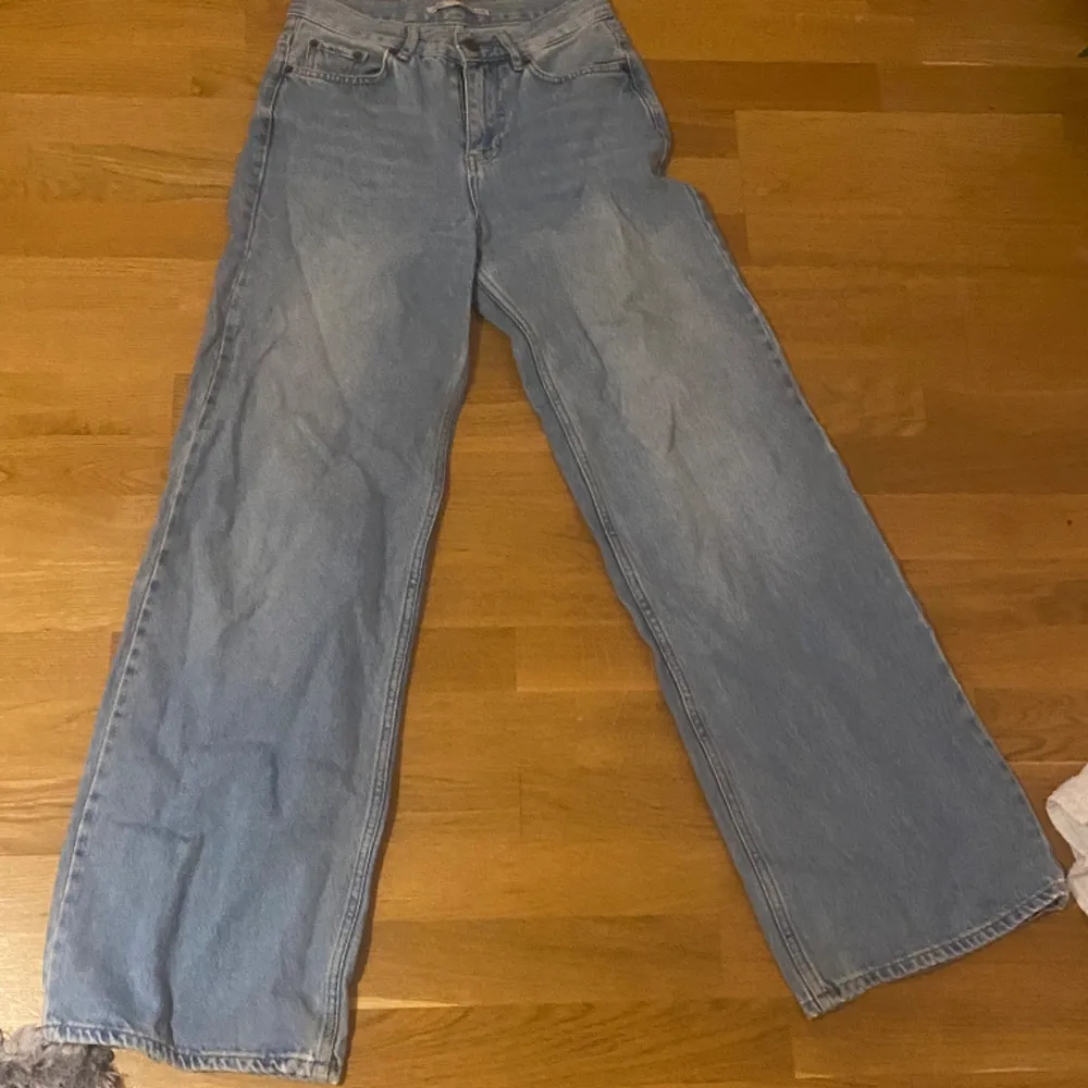 Fina midwaist jeans från junkyard. Jeans & Byxor.