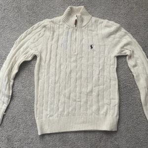 Ralph Lauren tröja  - Fin och den är i mycket bra skick!