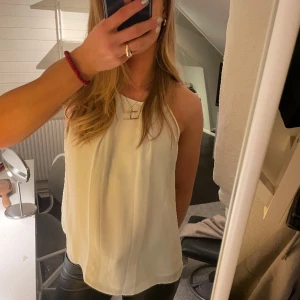 Vit topp - Jättefin vit topp i mycket bra skick