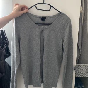 Kofta - Jätte fin kofta i storlek s säljer då den inte kommer till användning 