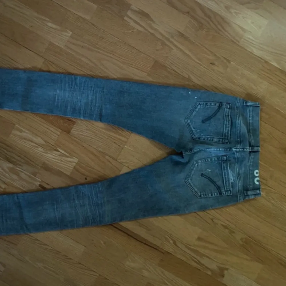 Säljer Dessa helt Nya dondup jeansen, Tyvärr utan prislapp. Nypris ca 2700kr, mitt pris 1500kr. Jeans & Byxor.