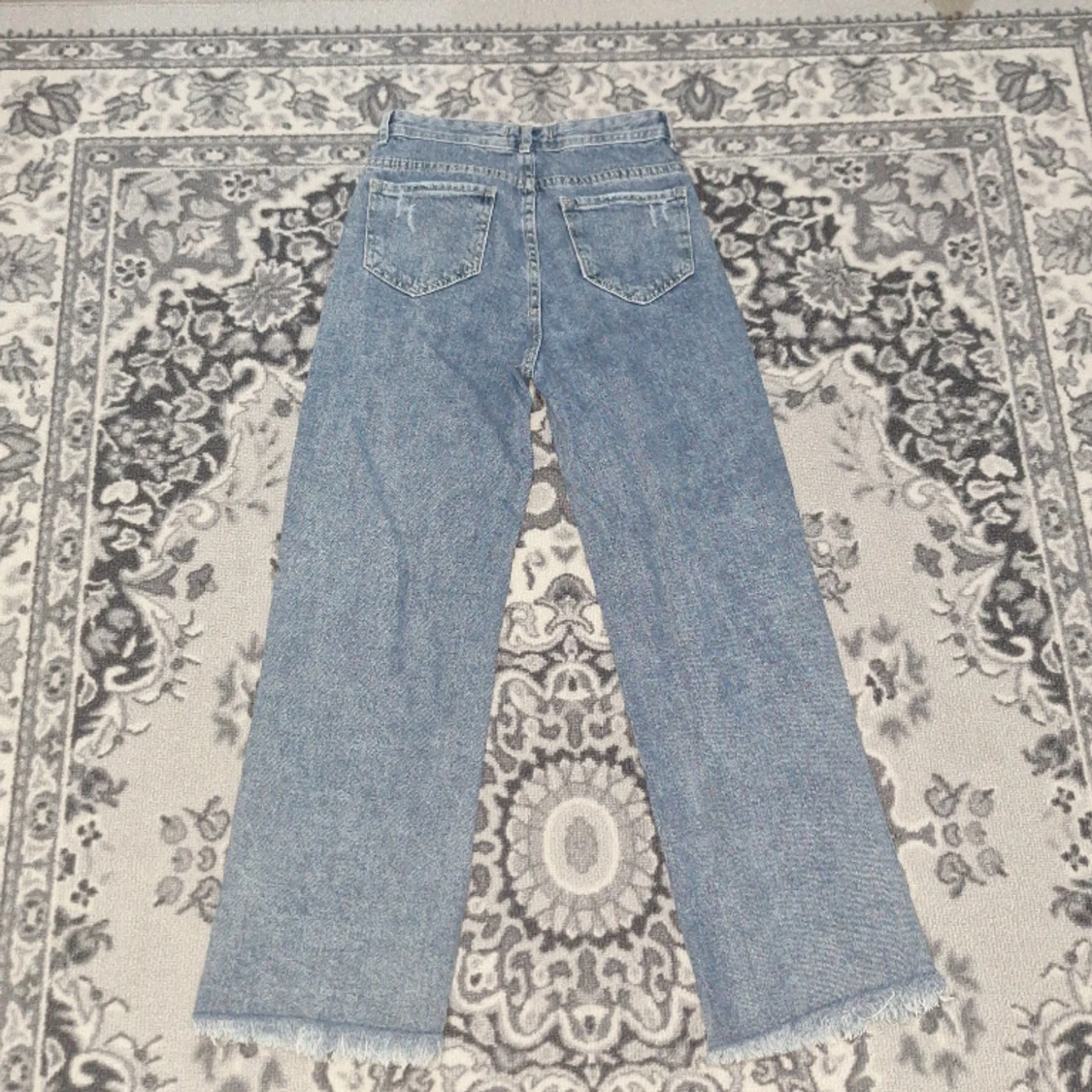 Ripped wide jeans - 90