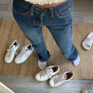 jeans - jättesnygga bootcut jeans ifrån lee