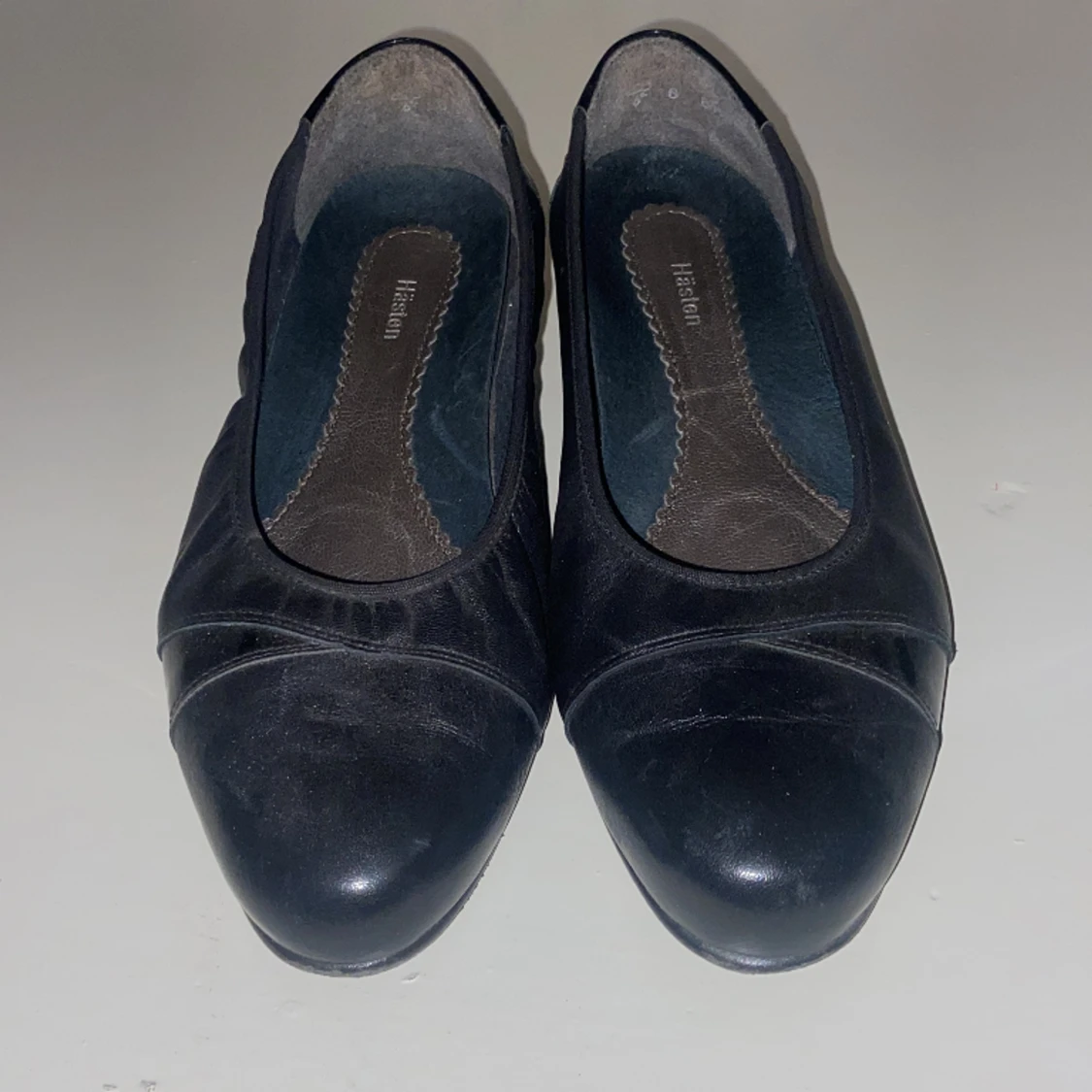 Ett par svarta klackar 👠  - 91