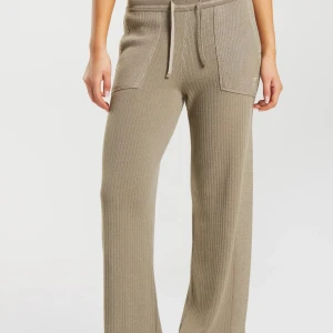 Gymshark byxor - Säljer mina Gymshark byxor som är slutsålda! Jättesköna men kommer tyvärr inte till användning.