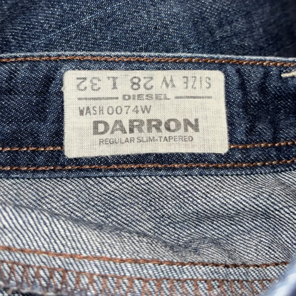 Snygga y2k diesel jeans i skit bra skick! Säljer billigt och snabbt, kan sänka lite i pris vid snabbt eller direkt köp!dom är w28 L 32. Jeans & Byxor.