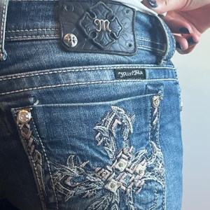 Jeans - Supersnygga miss me jeans med coola fickor! 🩷🩷