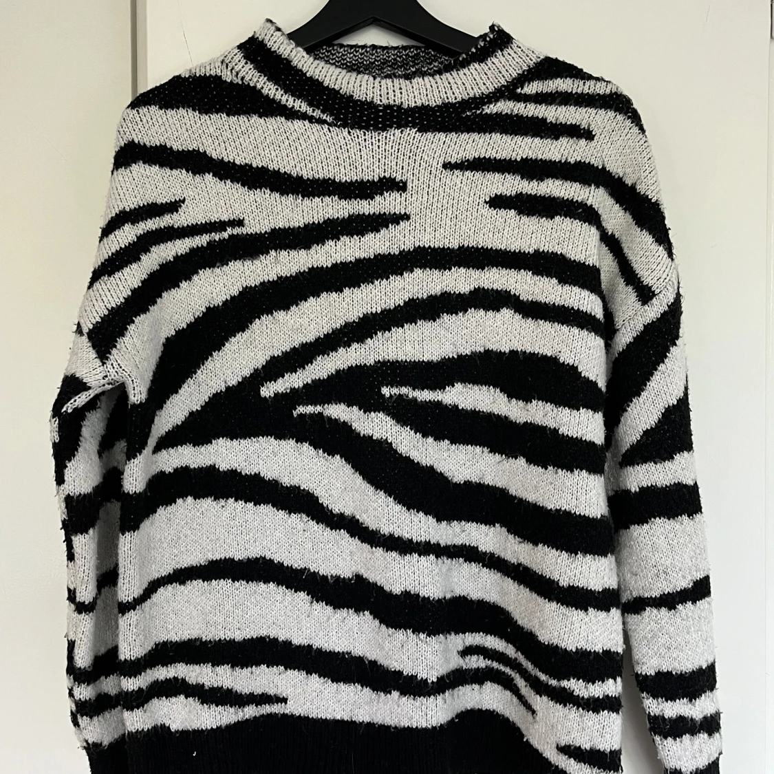 Zebramönstrad stickad tröja - 92