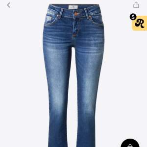 Säljer mina ltb jeans eftersom de är för stora på mig! Modellen är fallon, nypris är 820kr😘