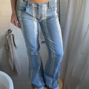 As coola randiga jeans köpt vintge!