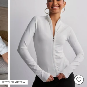 Träningströja - Säljer den här träningströjan från Nelly i storlek s fast man kan ha den till vardags också. Säljer då den inte kommer till användning, endast använd 1 gång men på något sätt har den fått en liten fläck (kolla bild 3)