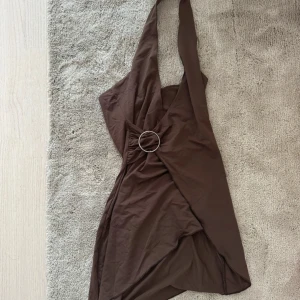 Edikted klänning - Superfin oanvänd klänning från Edikted! Strl XS!🌸