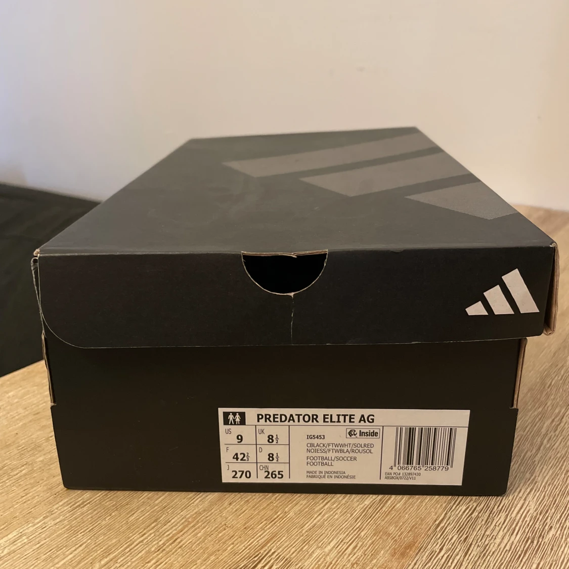 Fotbollsskor Adidas Predator stl 42 2/3 - 91