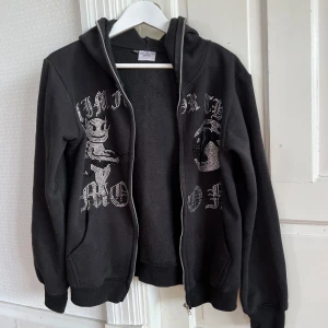 Aim for the moon hoodie - Bra skick.