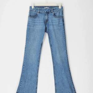 Säljer mina unika lågmidjade jeans från Gina tricot. Köpta för 1 år sedan och använt 1 gång.