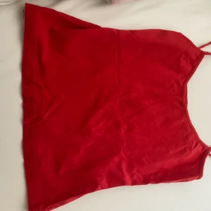 Vintage linne - Vintage rött linne från vila! Hör av dig om fler frågor ❤️