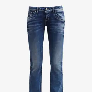Jätte fina low waist jeans från ltb i modellen valerie. Bra skick !!💕💕