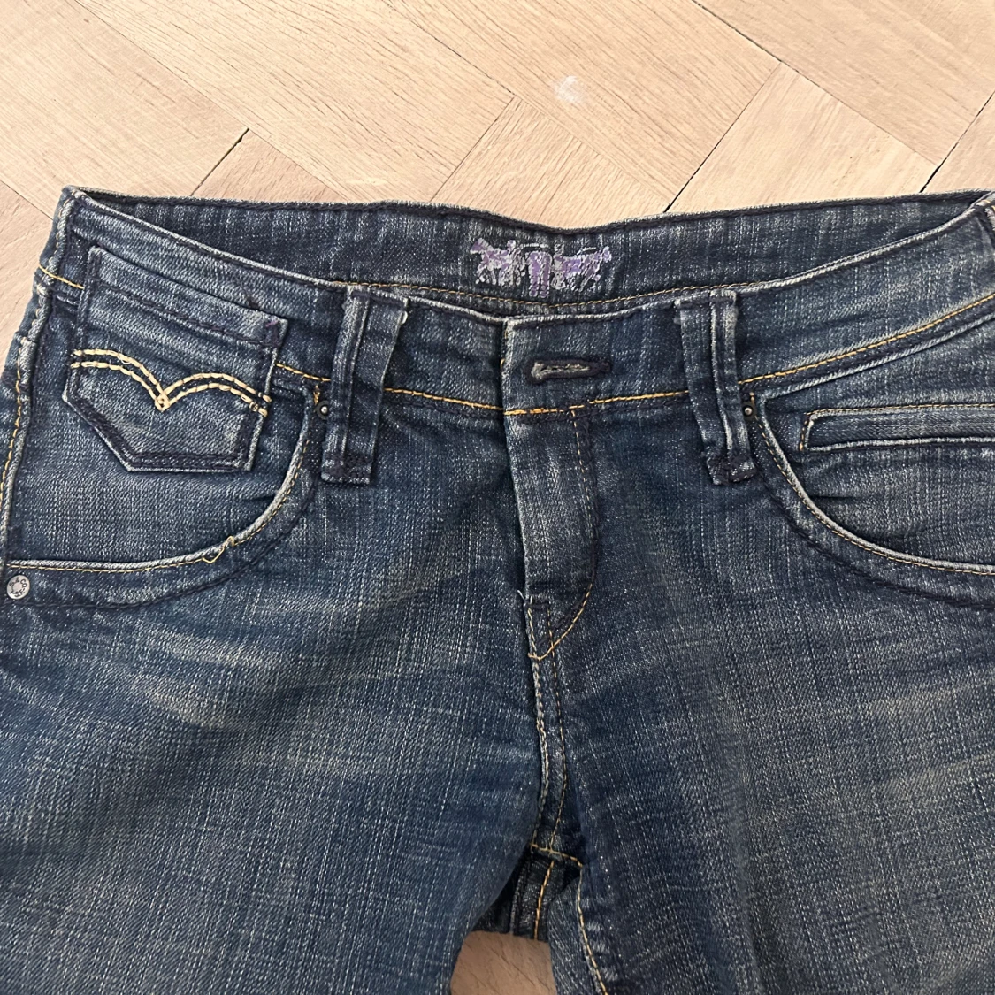 Levi’s jeans - 90