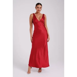 Röd balklänning från Meshki - Säljer en superfin balklänning från Meshki! Aldrig använd, bara provad. Säljer pga hittade en annan till min bal. Går till golvet på mig som är ca 167. Helt slutsåld på hemsidan, nypris över 1000kr🩷 Skriv vid frågor/egna bilder, vid snabb affär kan jag gå ner till 700kr🩷