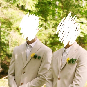 Kostymset - kavaj , kostymbyxor och väst  - Säljer en hel kostym, byxa, kavaj och väst.  Den är endast använd en gång, den är i riktigt bra skick och extra knappar finns Nypris: 2000kr  #kavaj #kostym #kostüm #kostymbyxor #väst #student #studentlook #finkläder