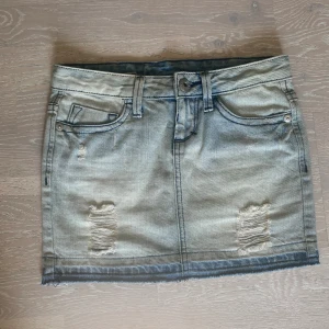 Jeanskjol - Super fin Tally Weijl kjol. Lågmidjade och Perfekt till sommaren.