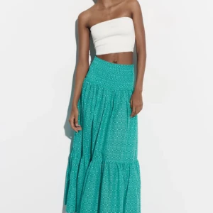 Långkjol - Säljer denna jättefina långkjol från zara köpt förra året i storlek xs💓 