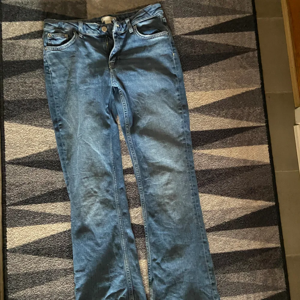 Säljer dessa Gina jeans använda få gånger säljer på grund av att dem inte kommer t användning . Jeans & Byxor.