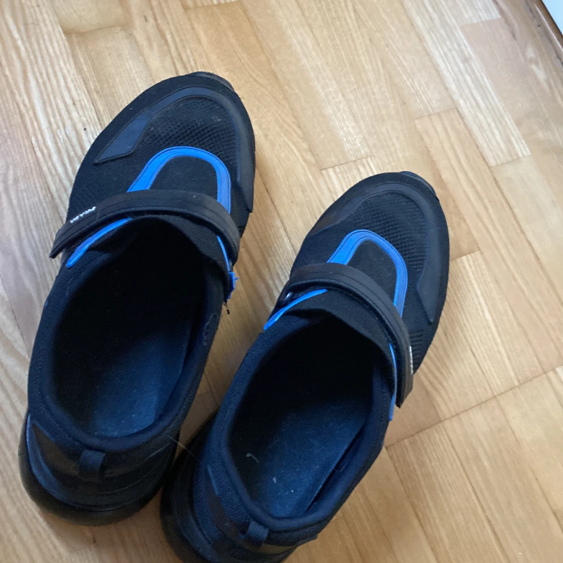 Special offer om du faktiskt köper det får du tröjan skorna och en surprise som absolut e fly o går över laxen - 91