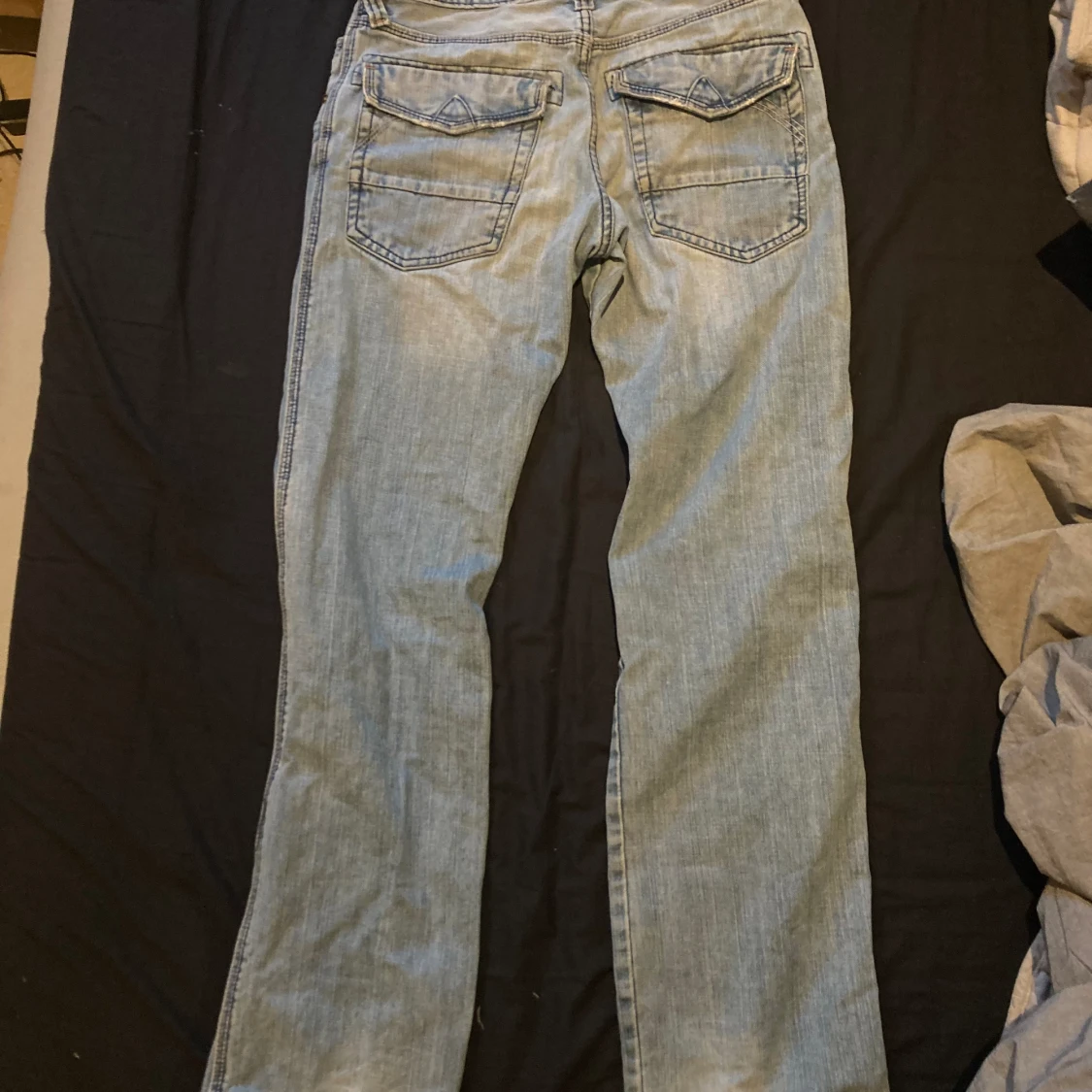 Ljusblåa lågmidjade jeans - 90